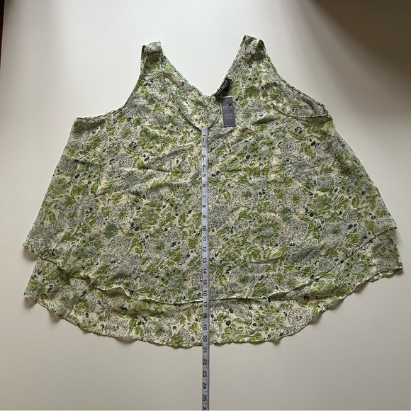 Floral Green Sleeveless Top NWT Plus Size - Picture 6 of 7